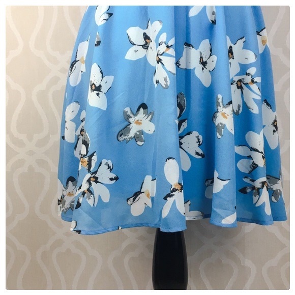 Althea Hibiscus Chiffon Flowy Dress - Picture 9 of 9